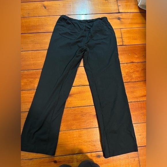 Mountain Hardwear Wide Leg Black Sweatpants with Back Pockets Medium - Picture 5 of 6